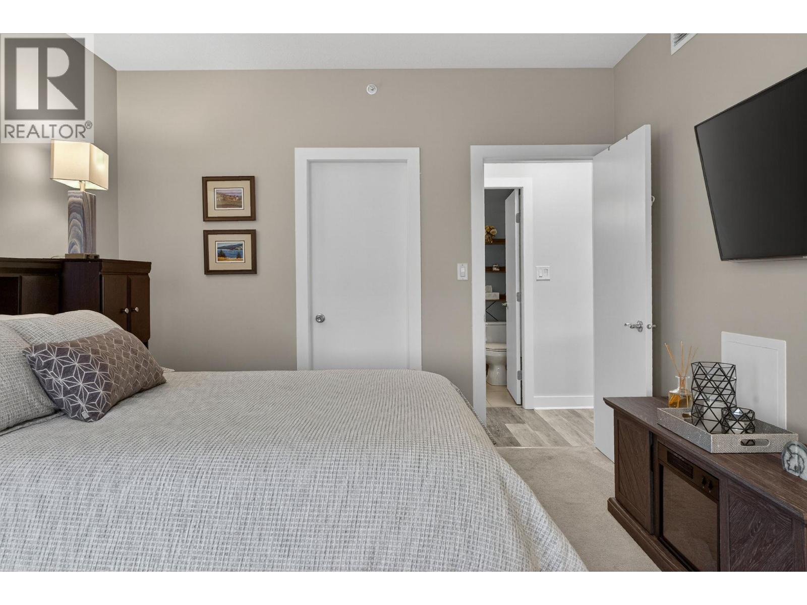 #410 1160 Bernard Avenue - 14