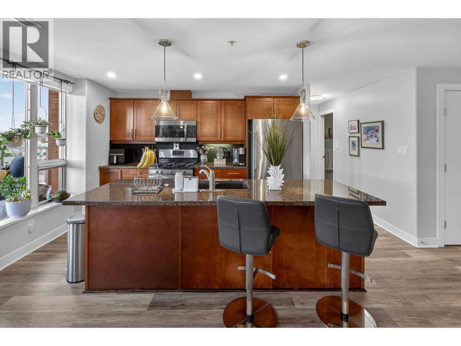 #410 1160 Bernard Avenue - 8