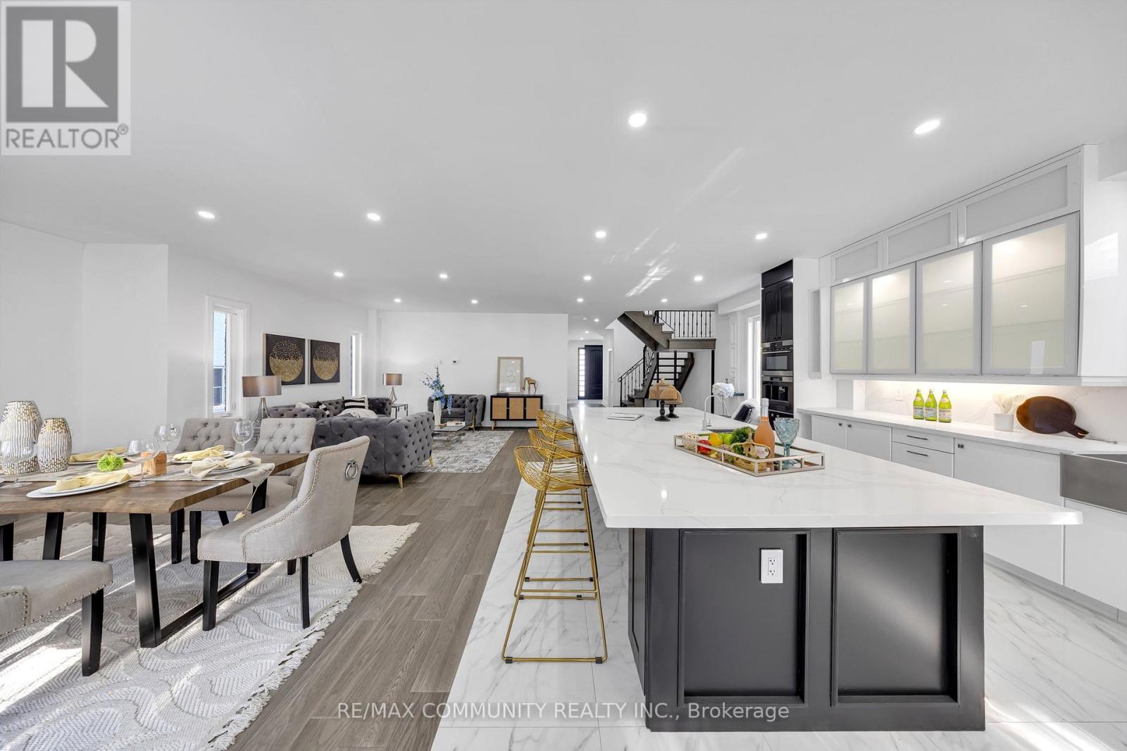 645 FRASER AVENUE - 15