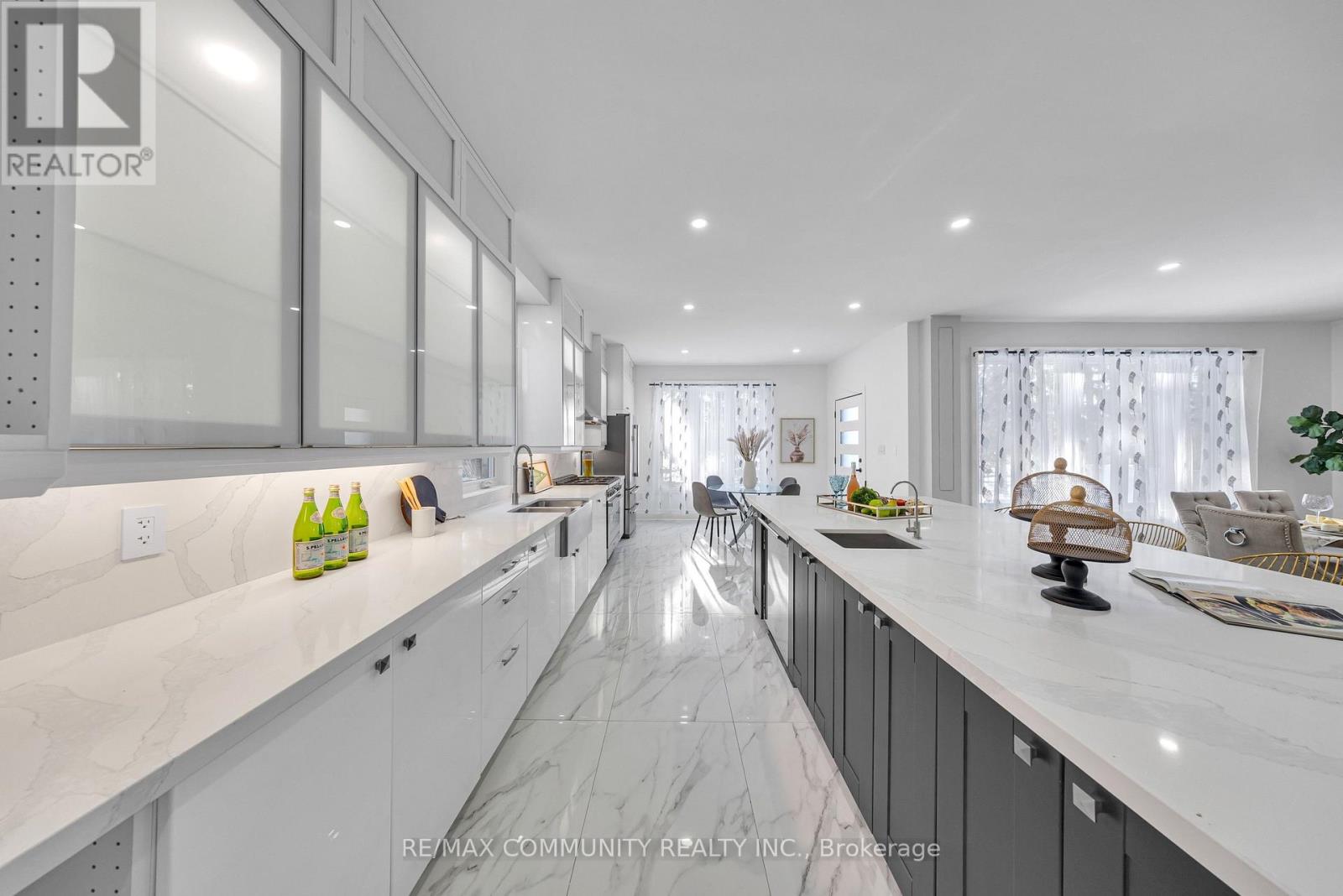 645 FRASER AVENUE - 16