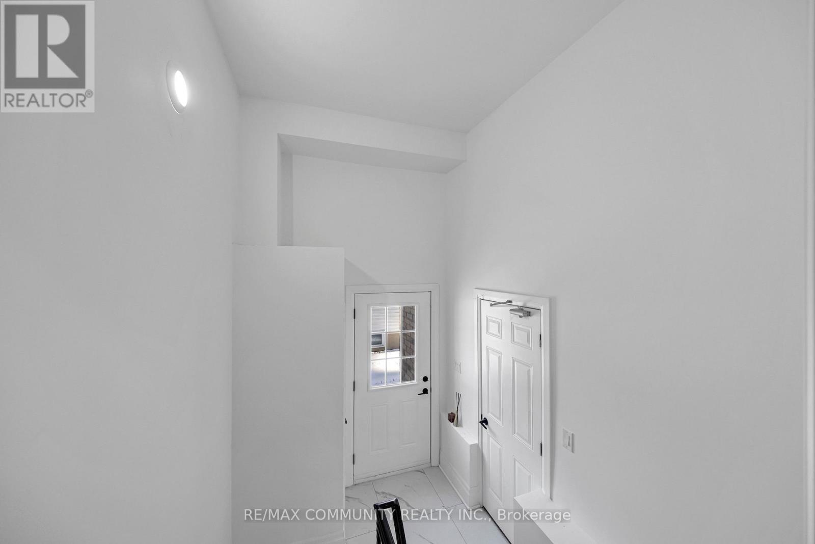 645 FRASER AVENUE - 19