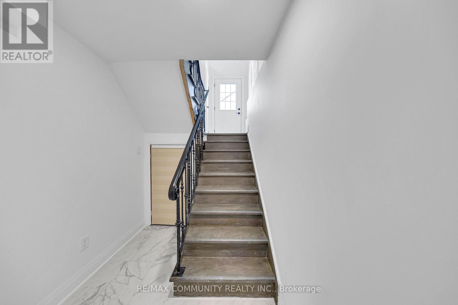 645 FRASER AVENUE - 37