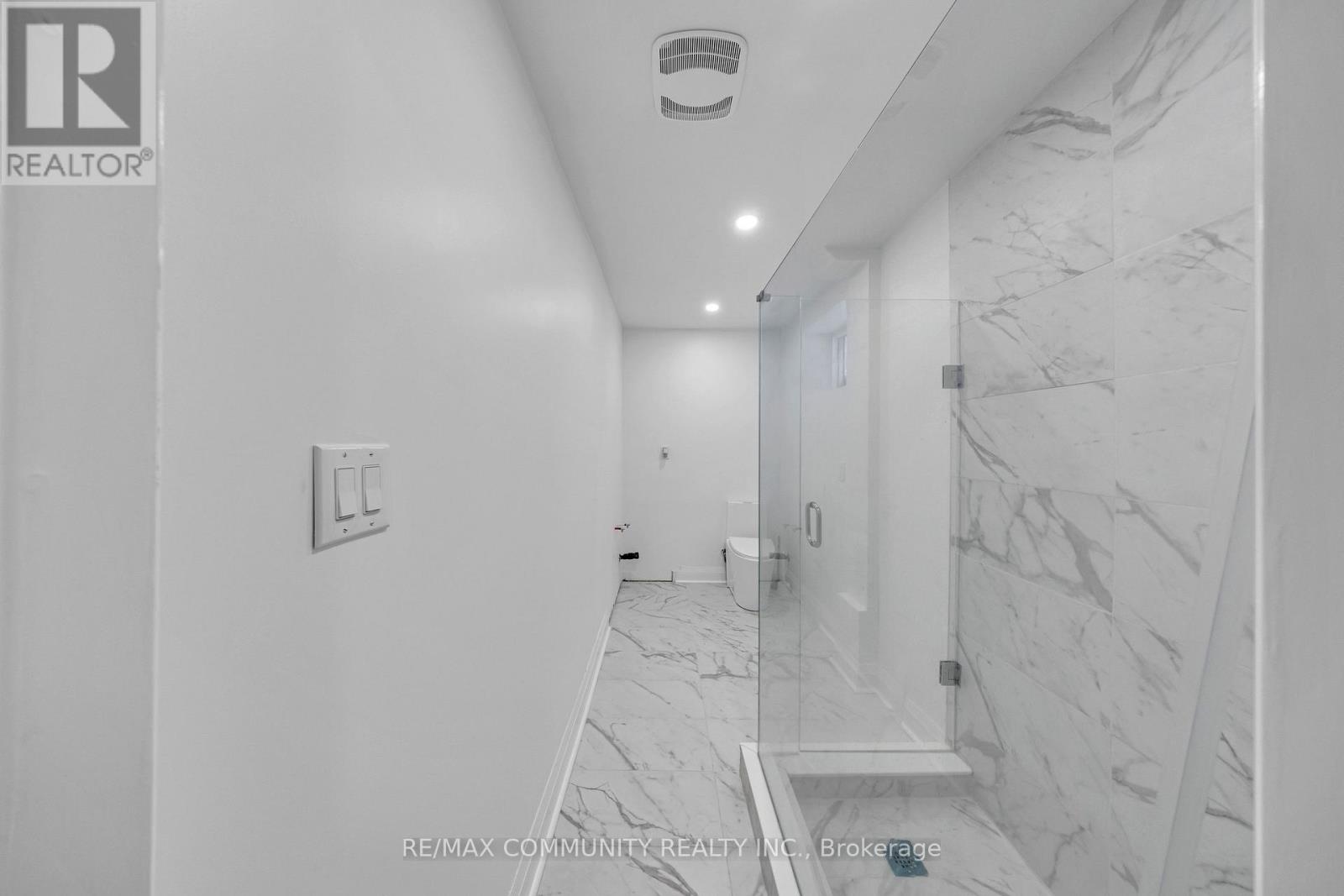 645 FRASER AVENUE - 39