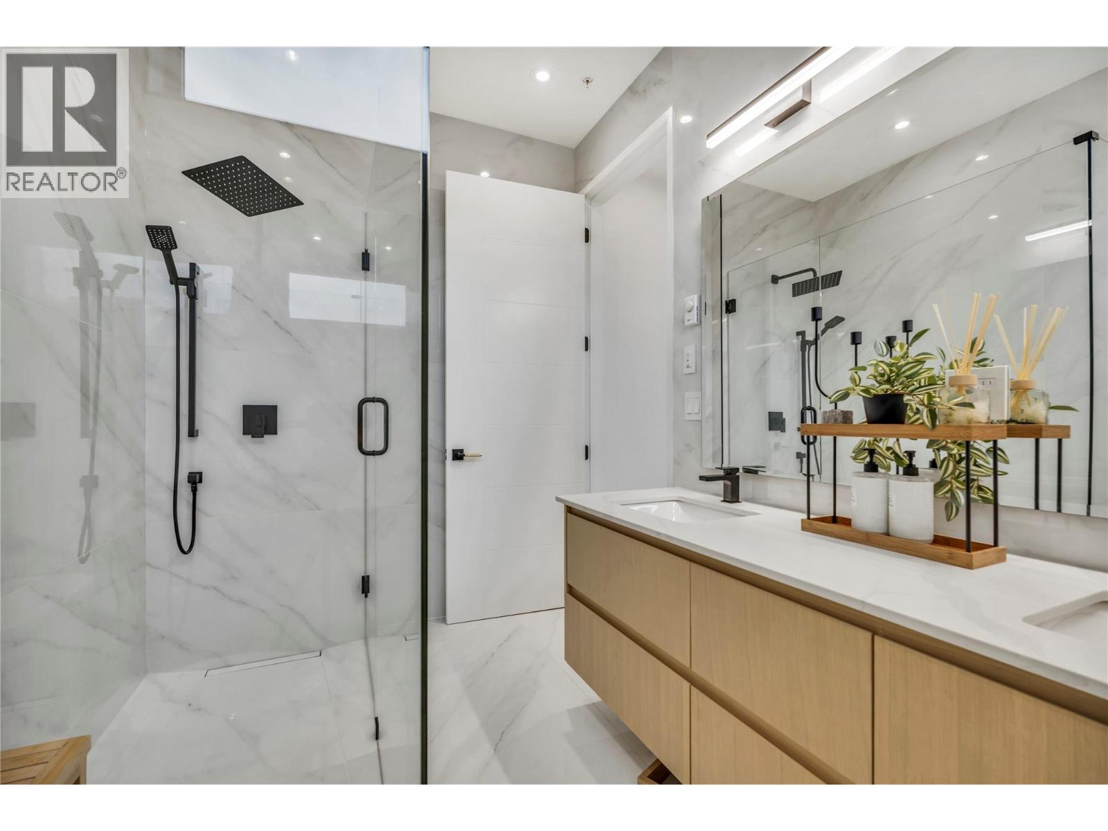 602 Lakeshore Drive Unit# 201, Penticton