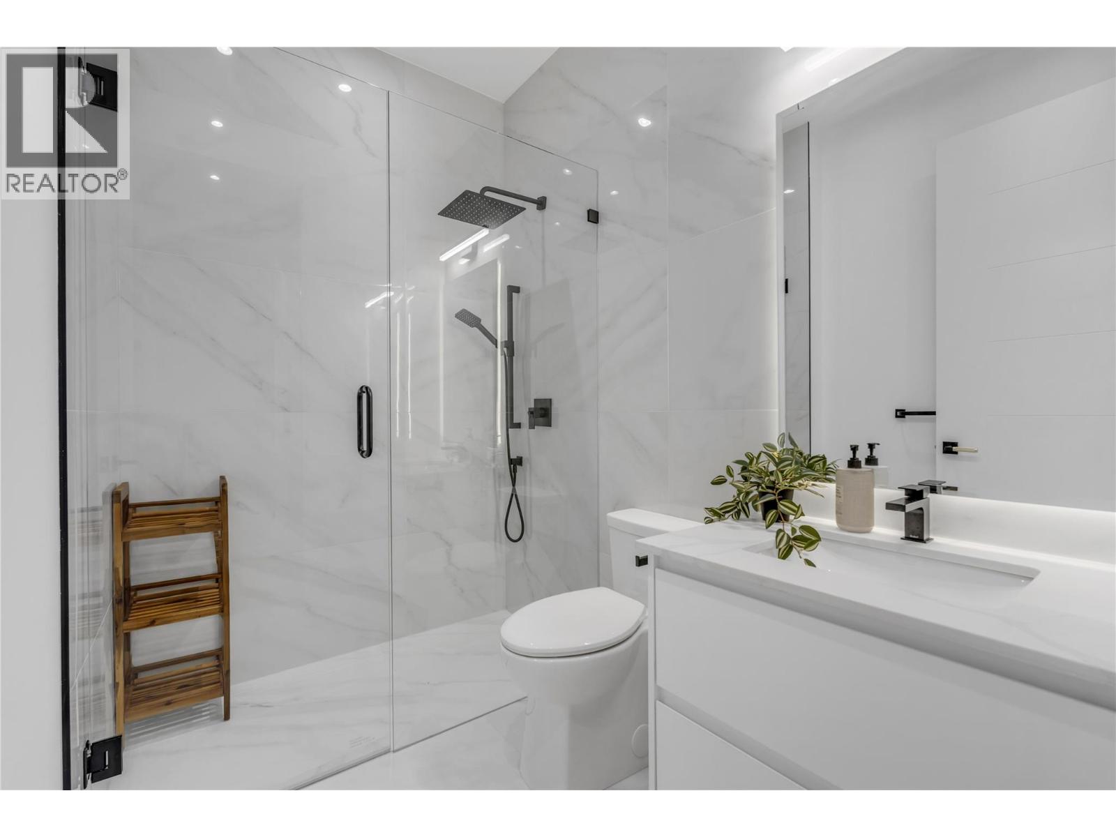 602 Lakeshore Drive Unit# 201, Penticton