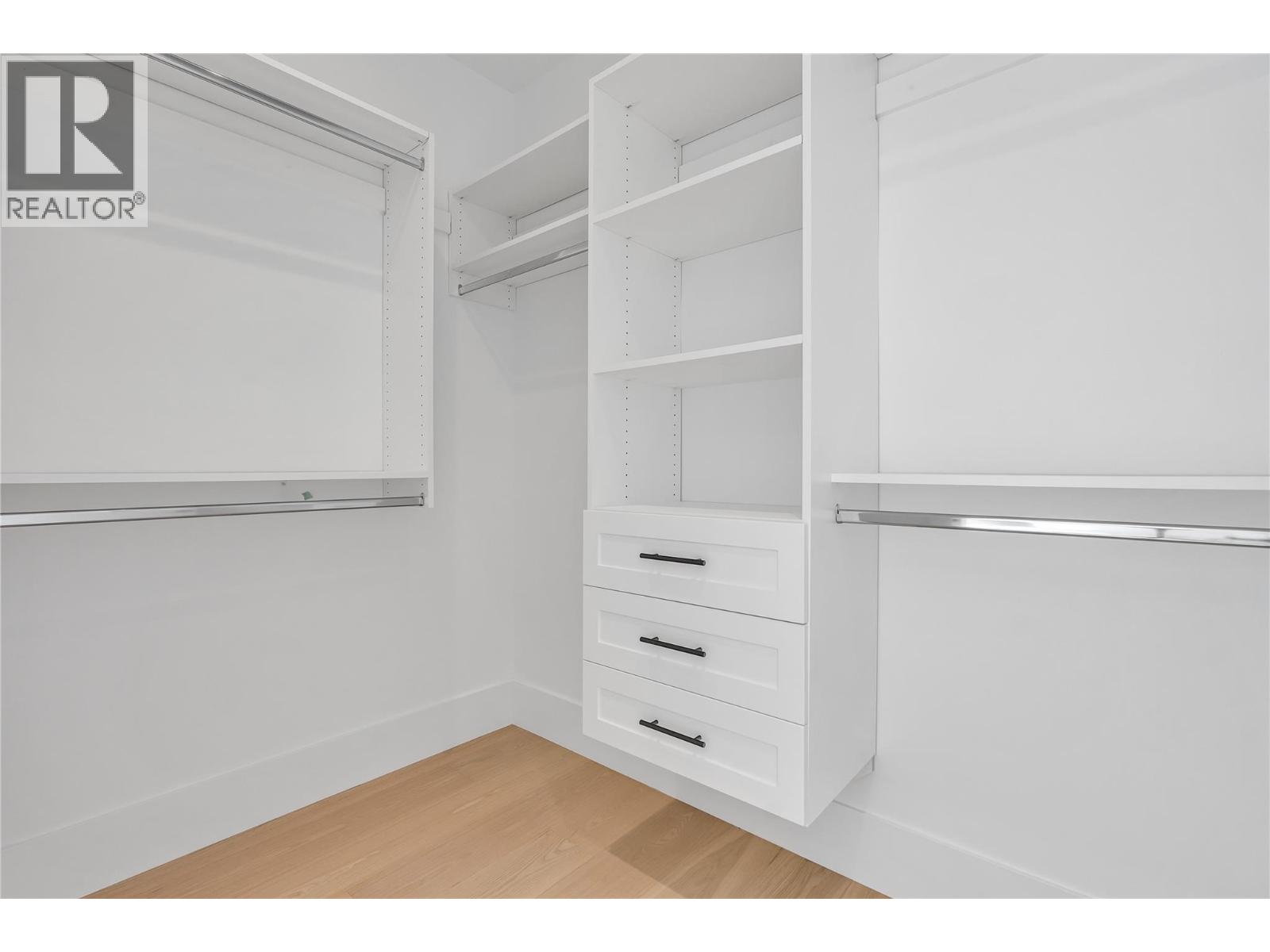 602 Lakeshore Drive Unit# 201, Penticton