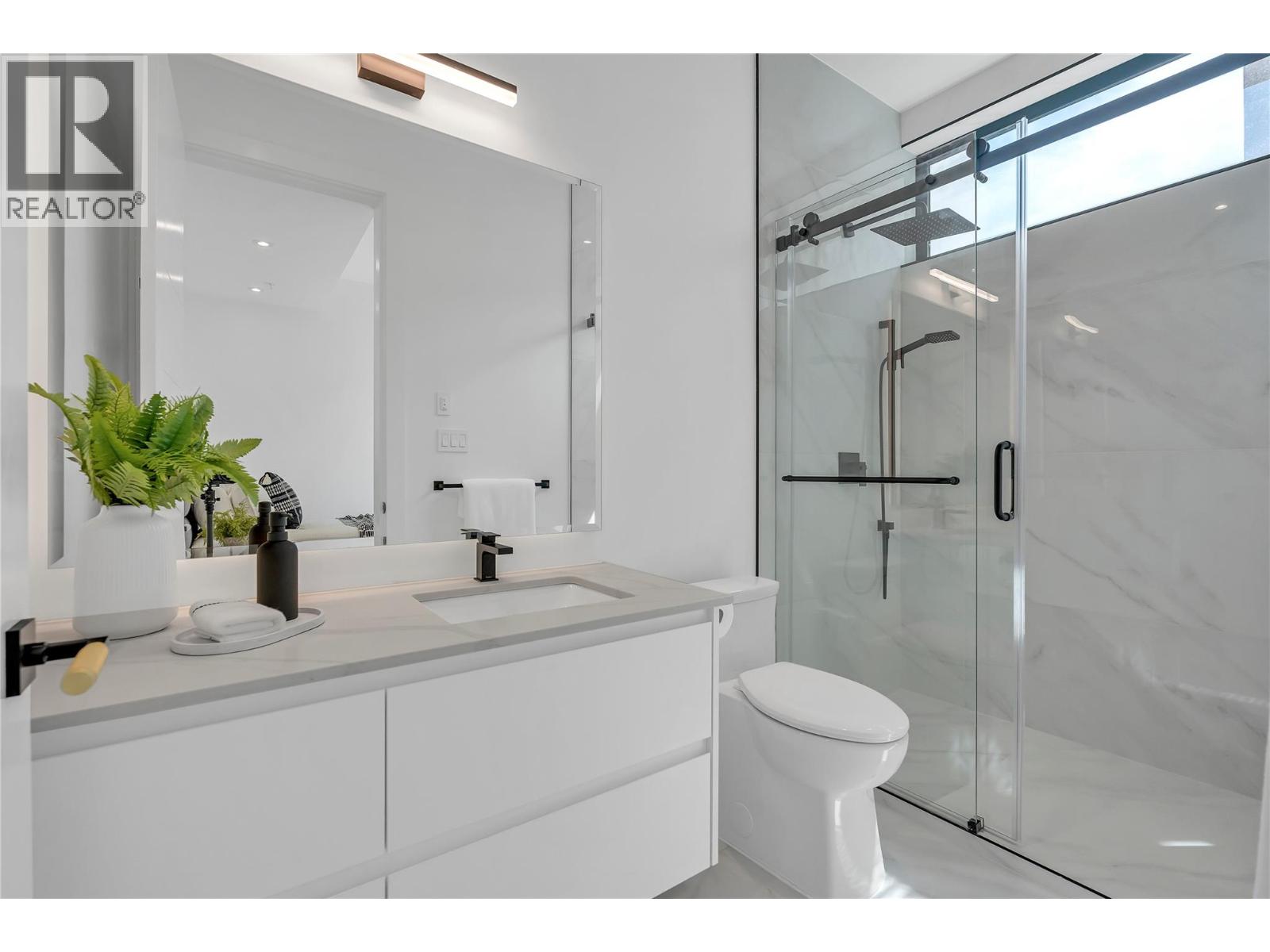 602 Lakeshore Drive Unit# 201, Penticton