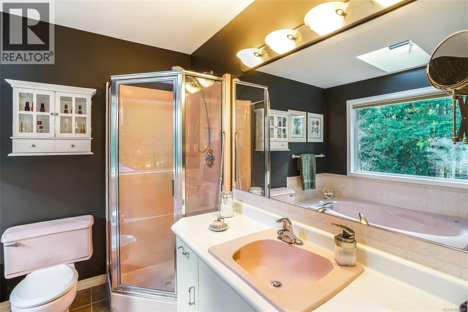 1571 Arbutus Dr, Nanoose Bay