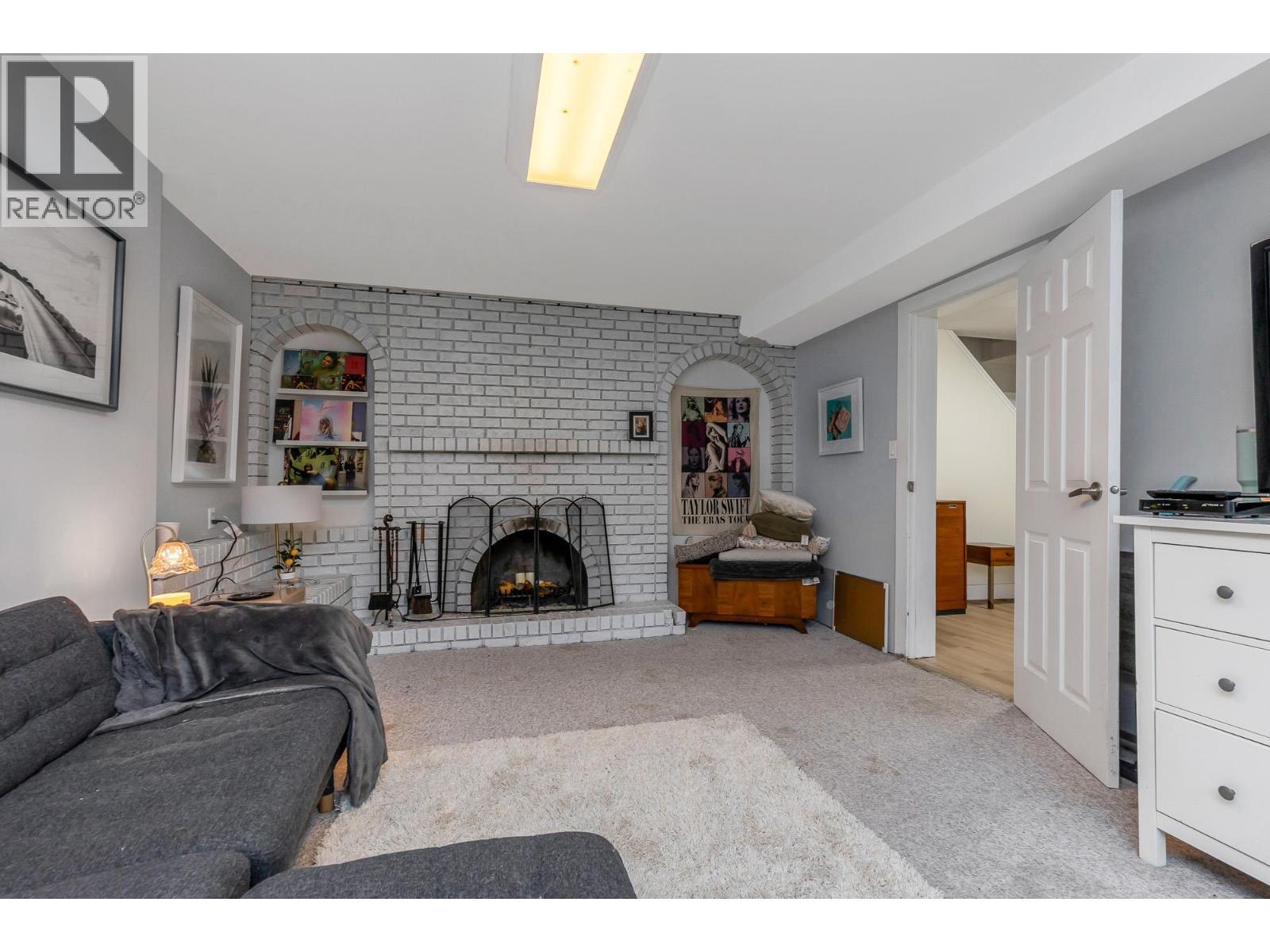 1130 BLUE HERON CRESCENT