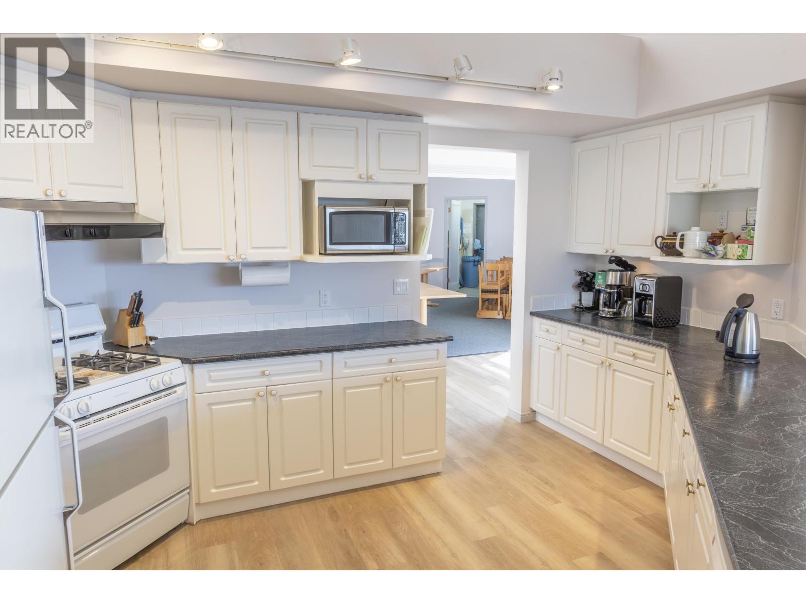 226 1585 FIELD ROAD, Sechelt