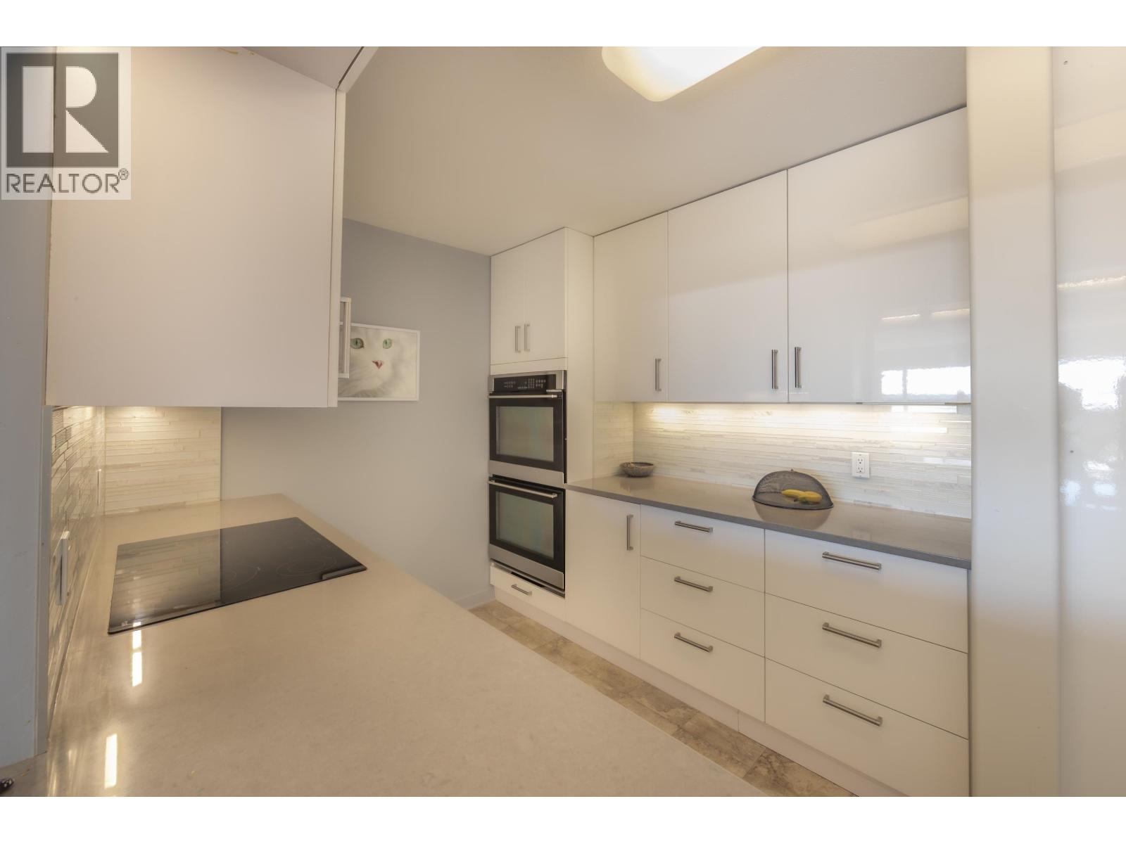 226 1585 FIELD ROAD, Sechelt