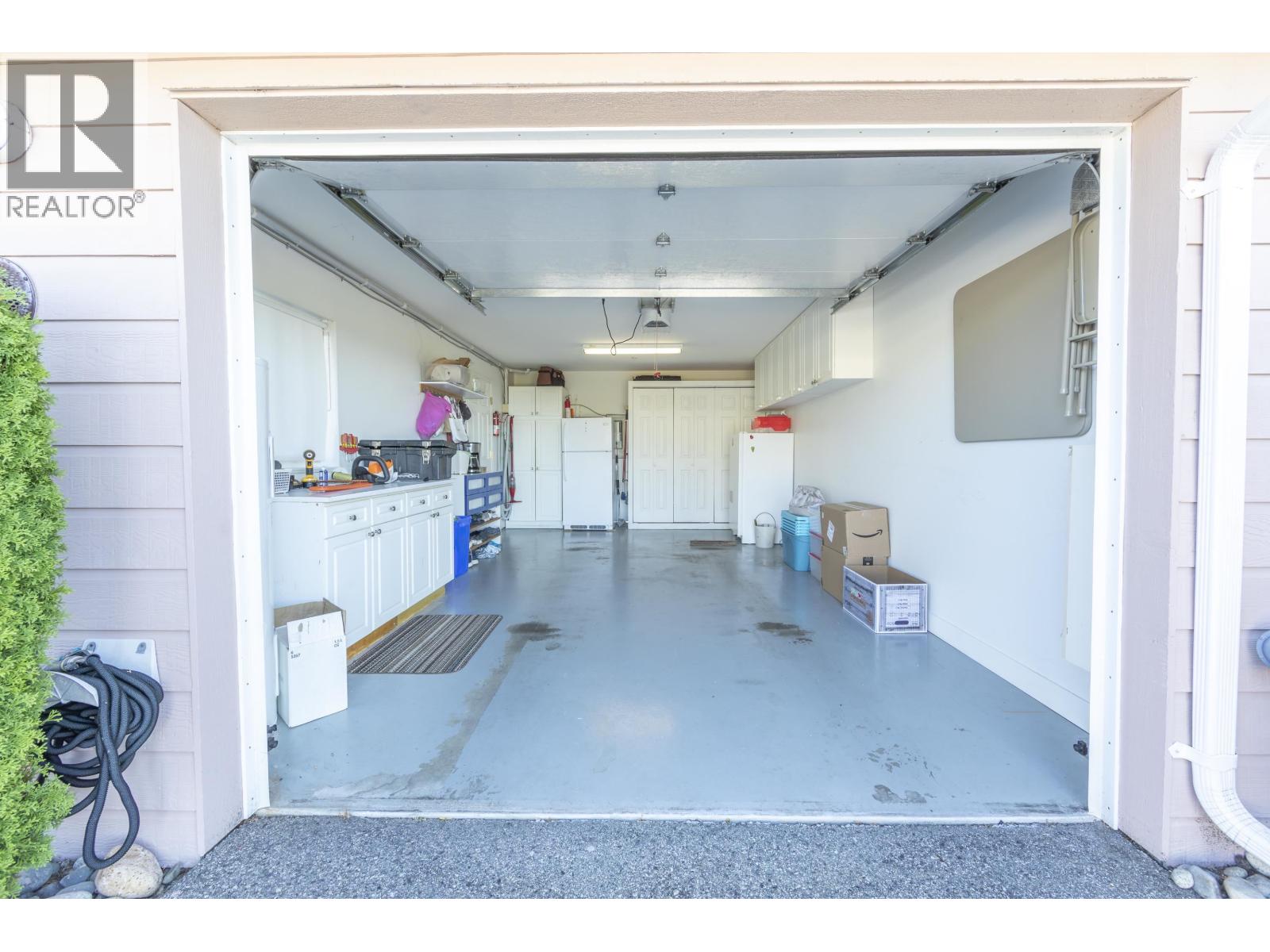 226 1585 FIELD ROAD, Sechelt