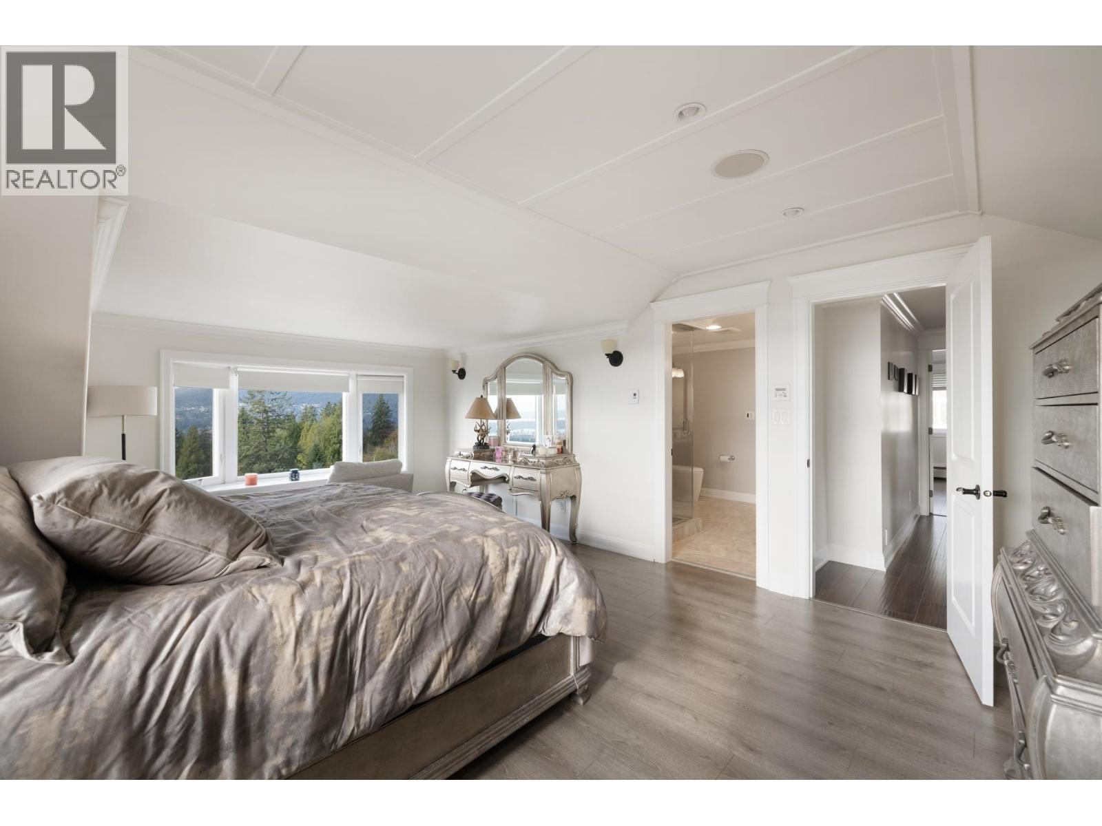 4050 ST. PAULS AVENUE, North Vancouver