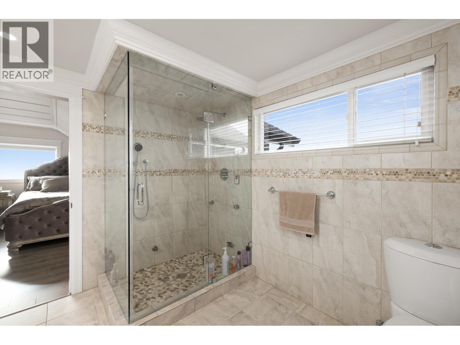 4050 ST. PAULS AVENUE, North Vancouver