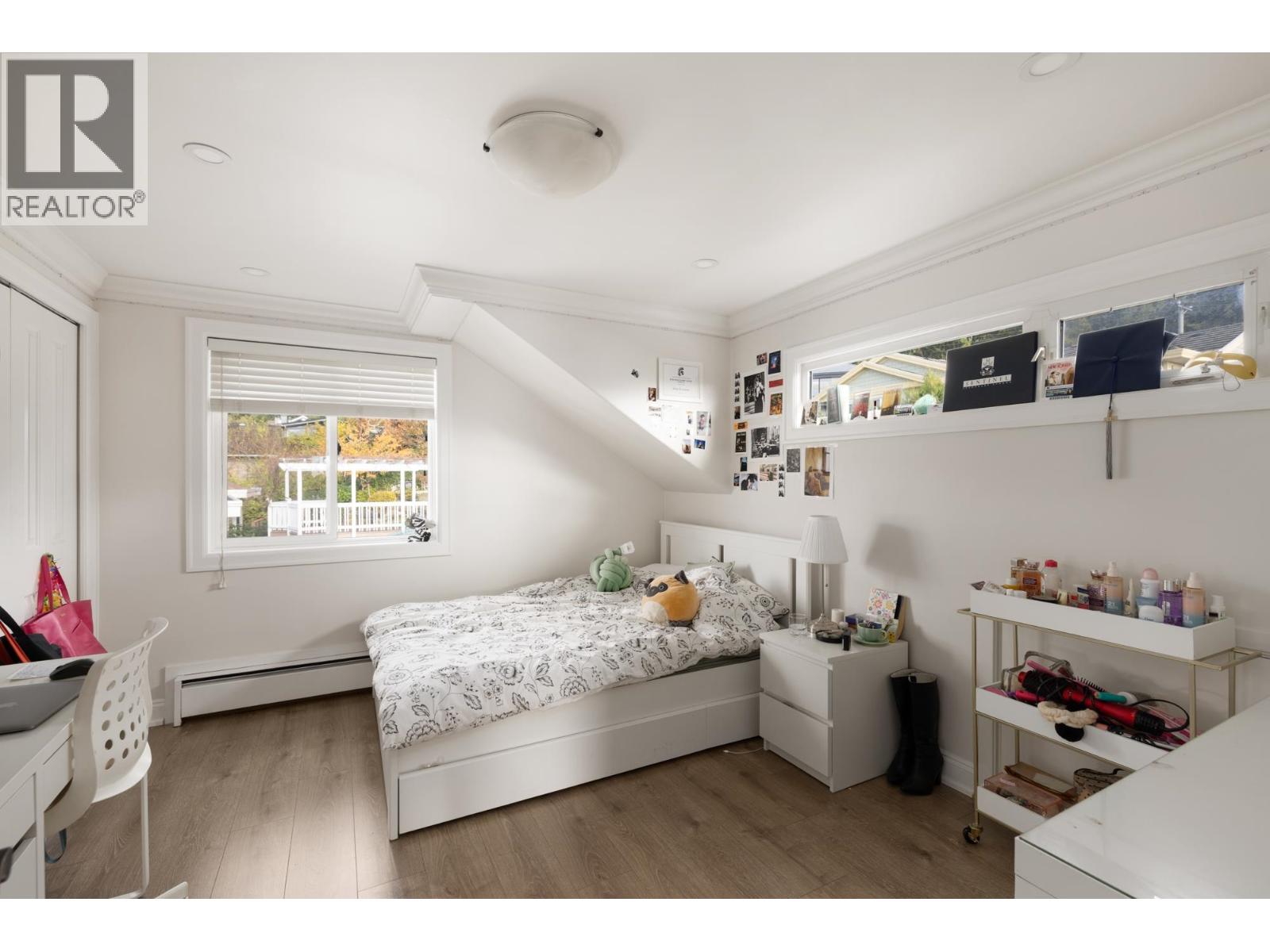 4050 ST. PAULS AVENUE, North Vancouver