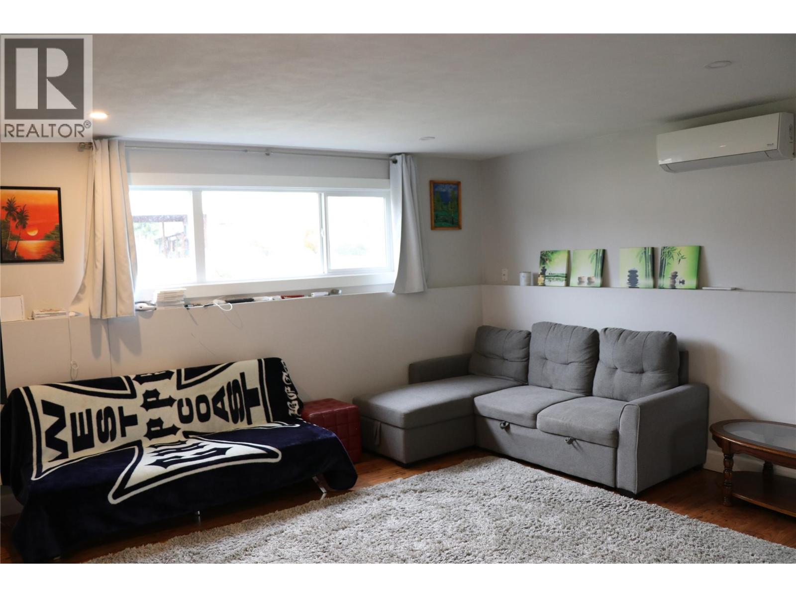 304 5TH  NW Street, Nakusp