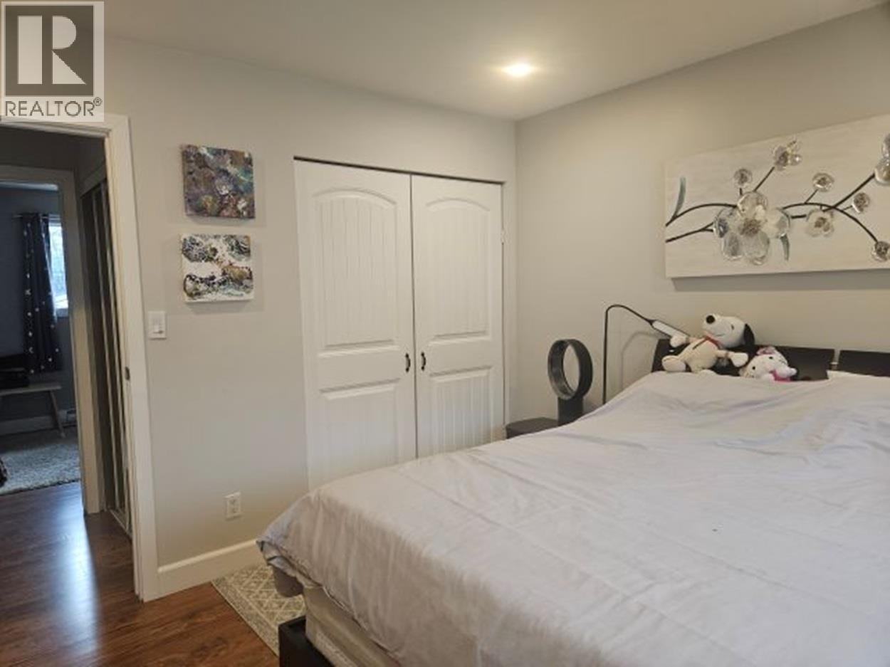 304 5TH  NW Street, Nakusp