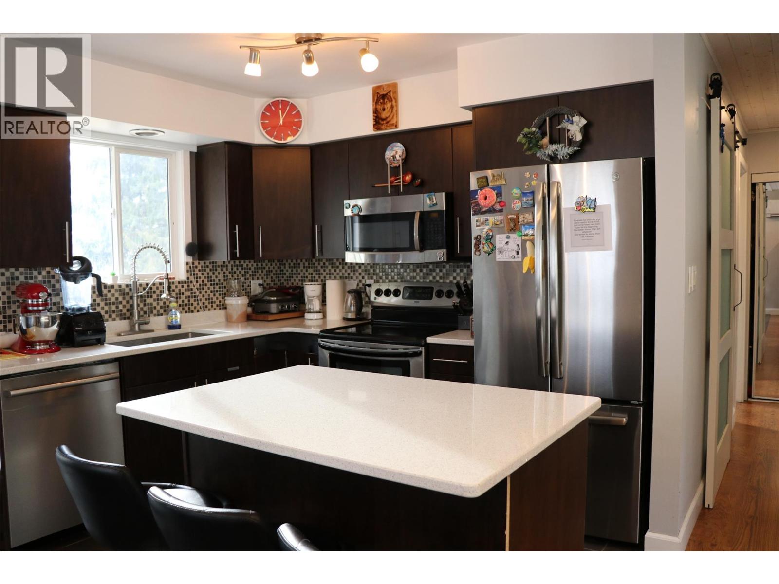 304 5TH  NW Street, Nakusp