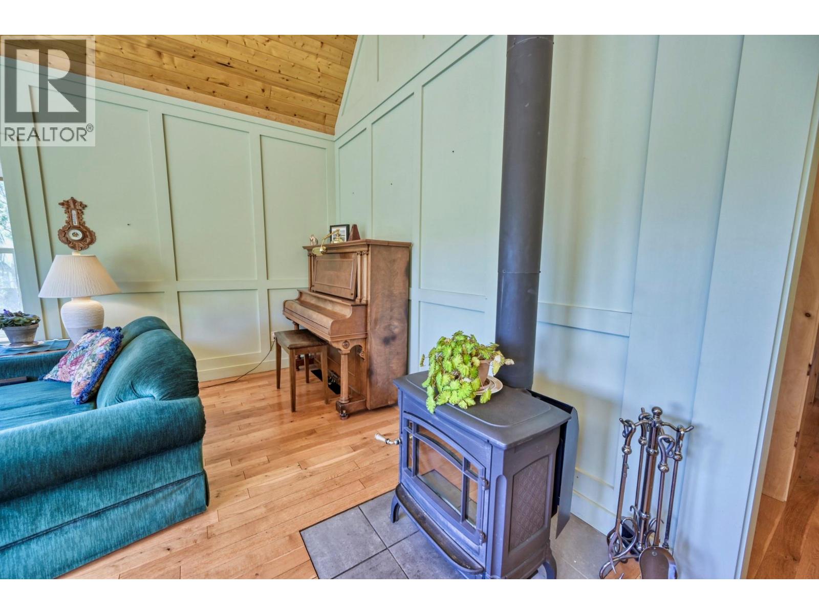 155 COUGAR Court, Osoyoos