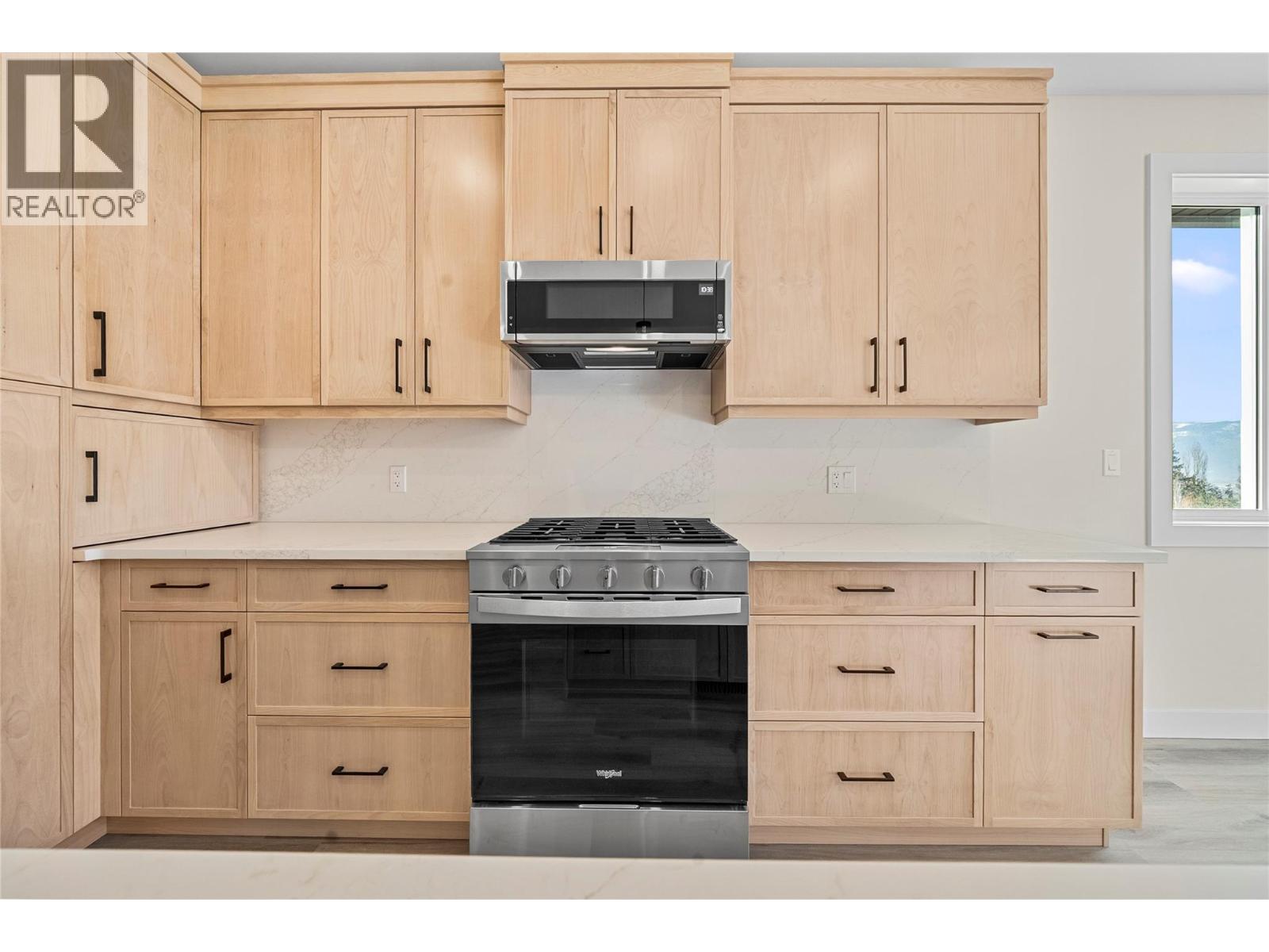 2951 27 Street NE, Salmon Arm