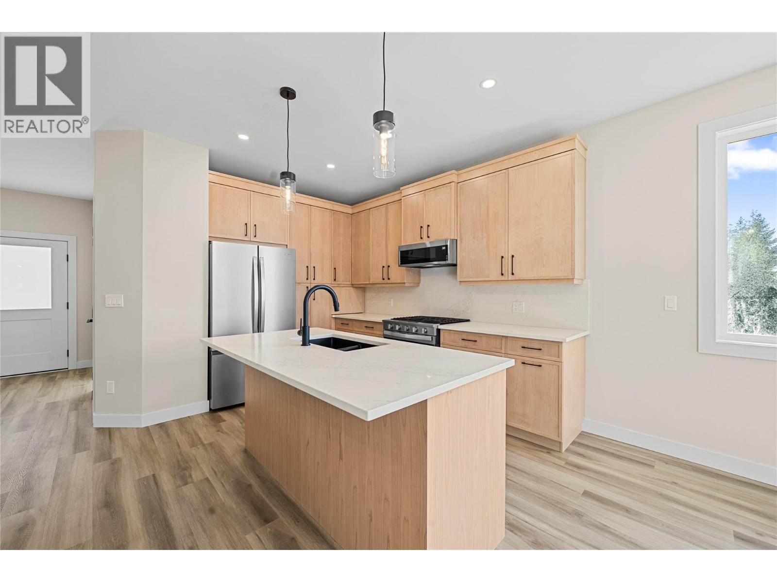 2951 27 Street NE, Salmon Arm