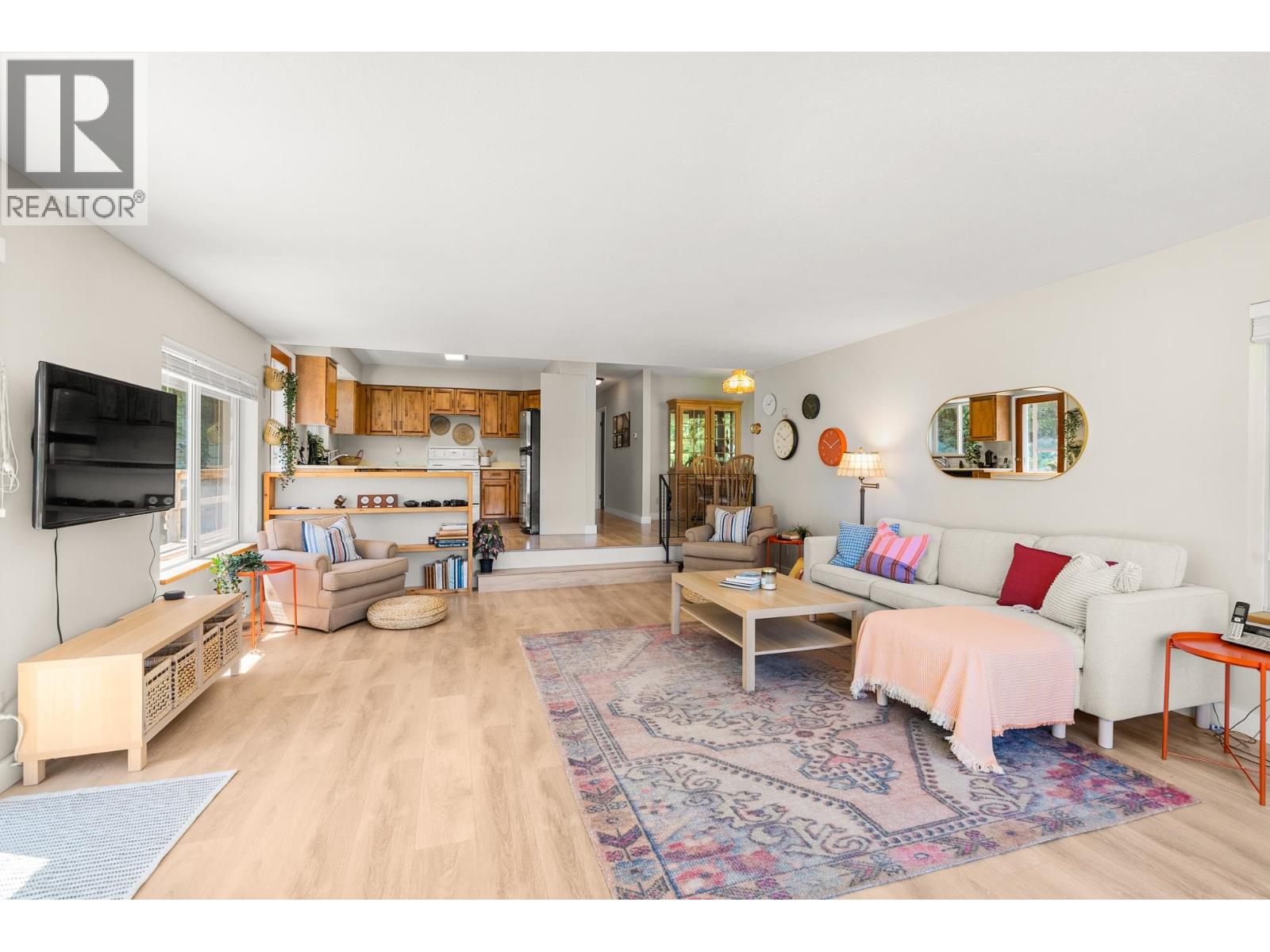 7653 REDROOFFS ROAD, Halfmoon Bay