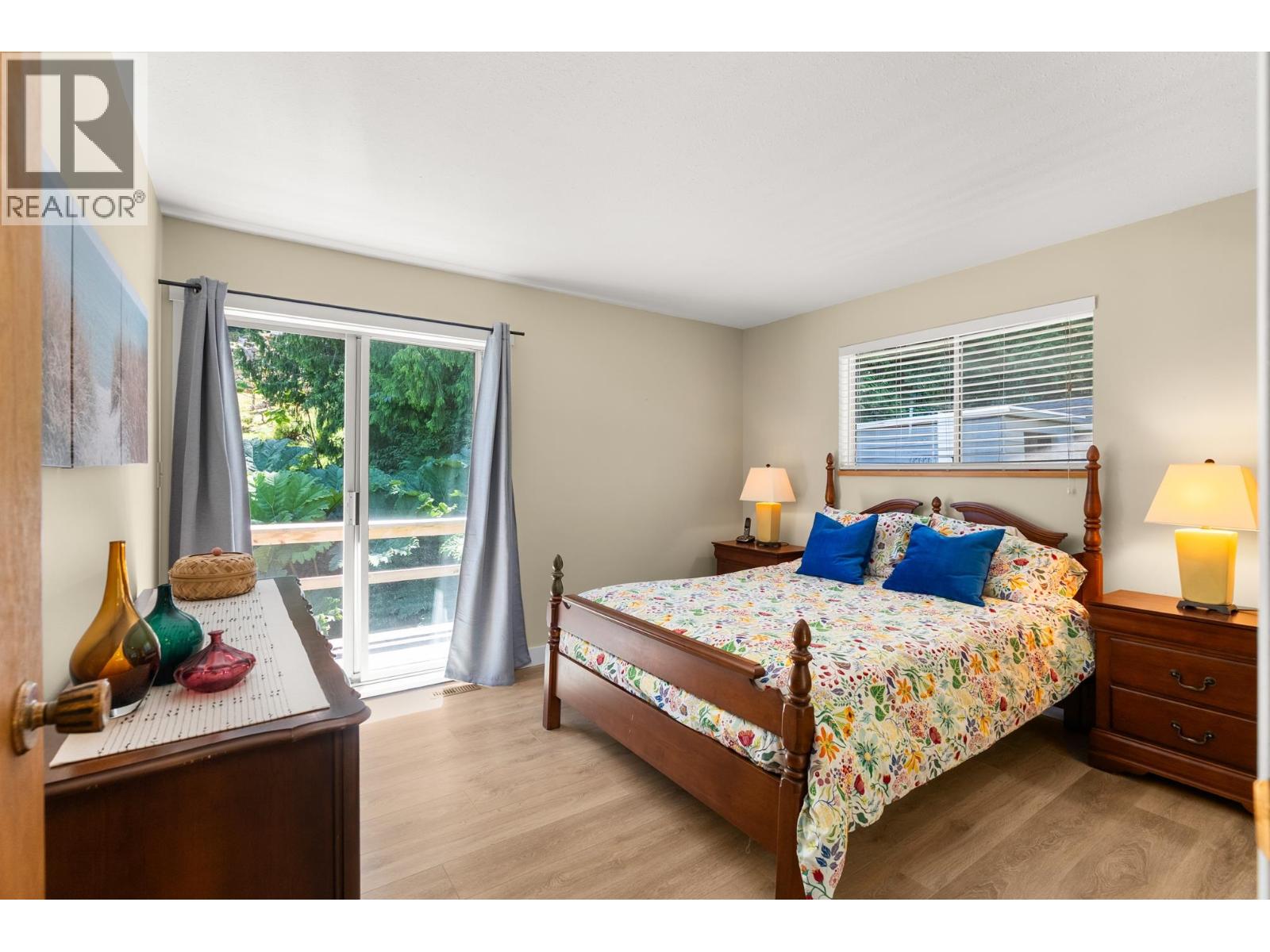 7653 REDROOFFS ROAD, Halfmoon Bay