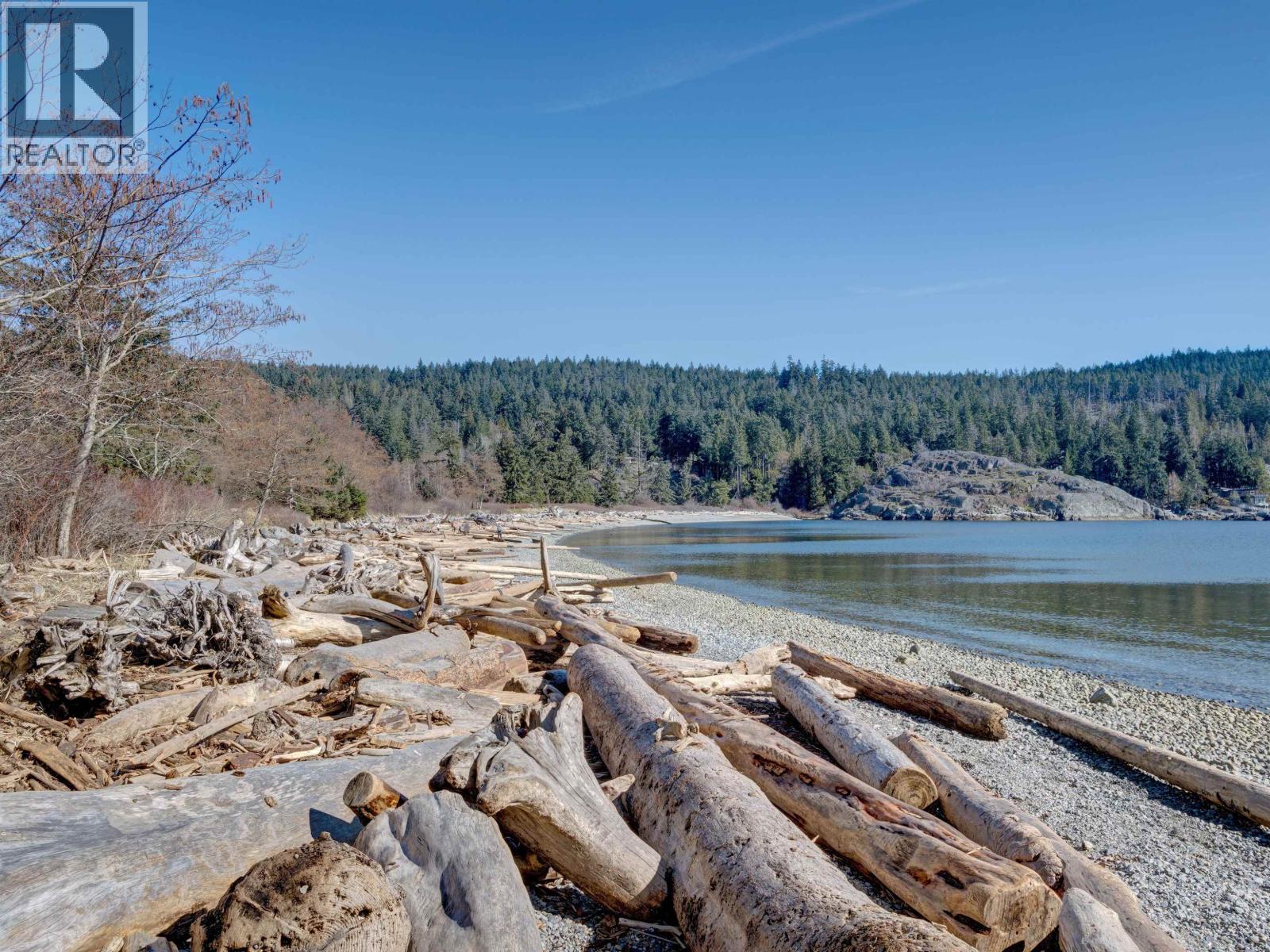 7653 REDROOFFS ROAD, Halfmoon Bay