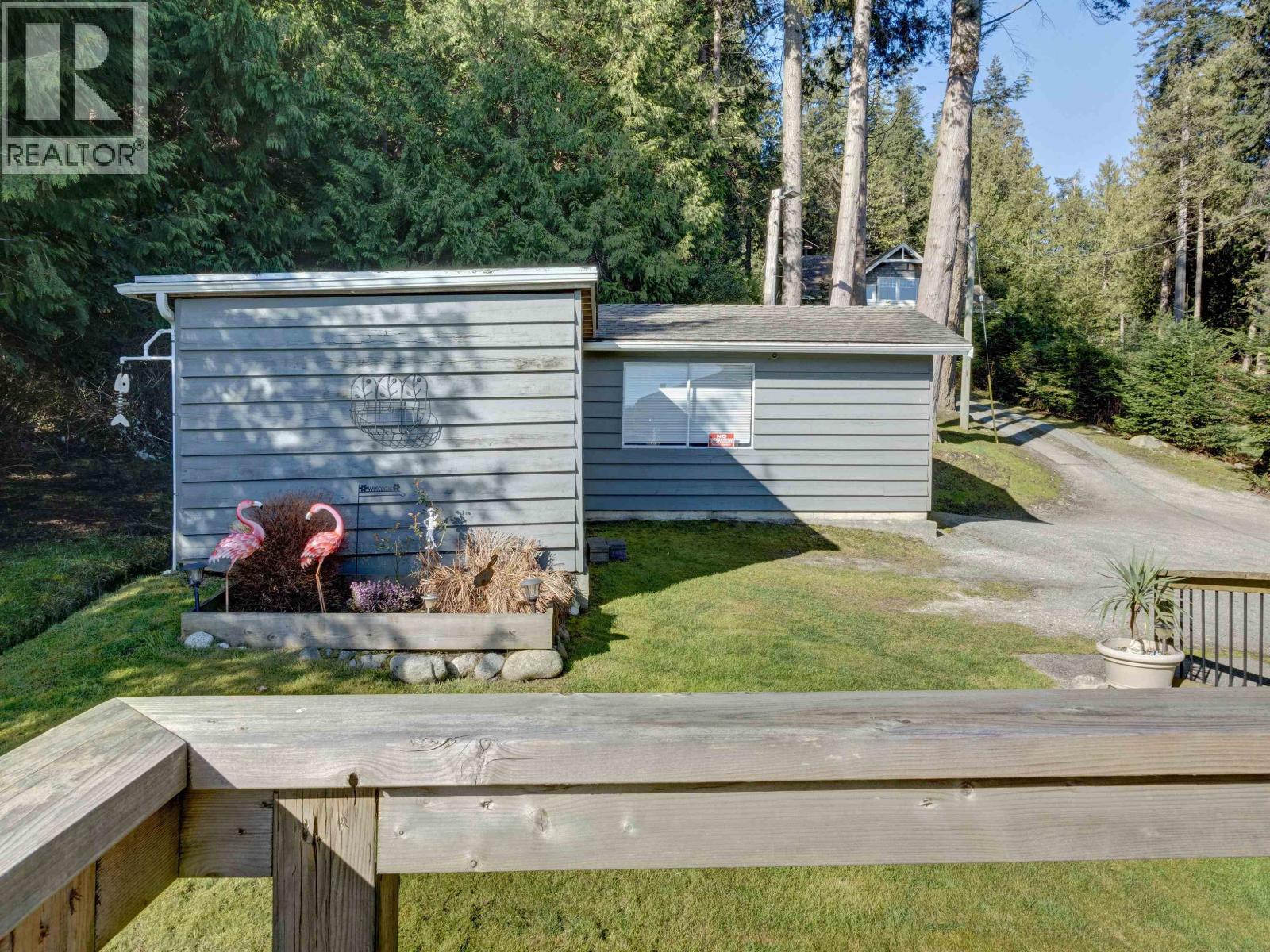 7653 REDROOFFS ROAD, Halfmoon Bay