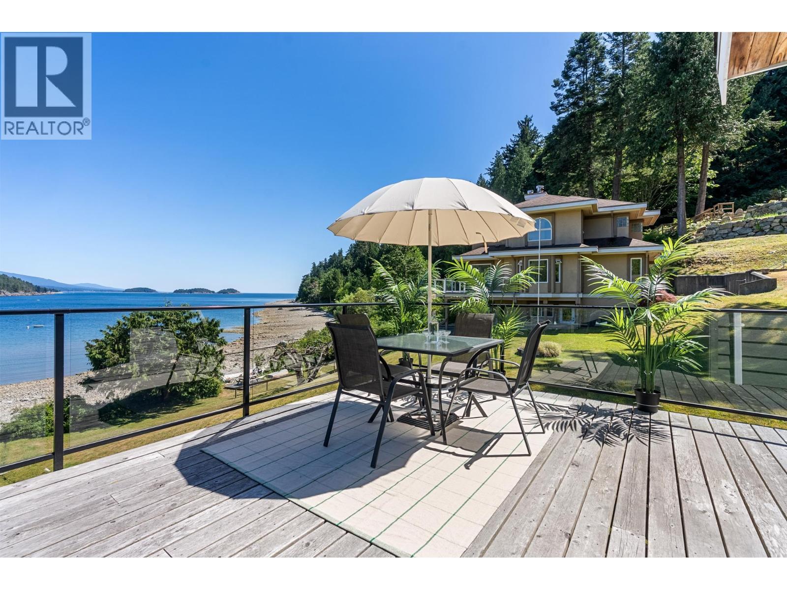 7653 REDROOFFS ROAD, Halfmoon Bay