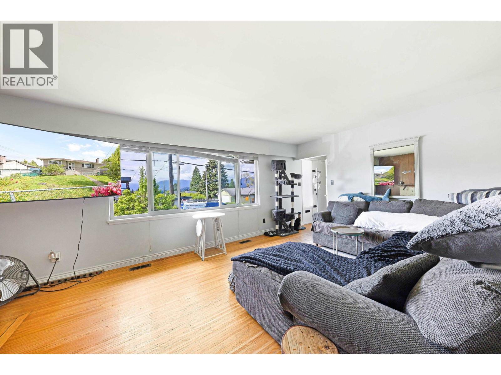 7724 GOODLAD STREET, Burnaby