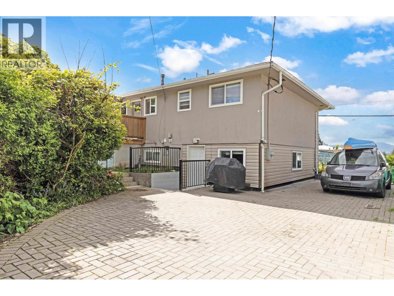 7724 GOODLAD STREET, Burnaby