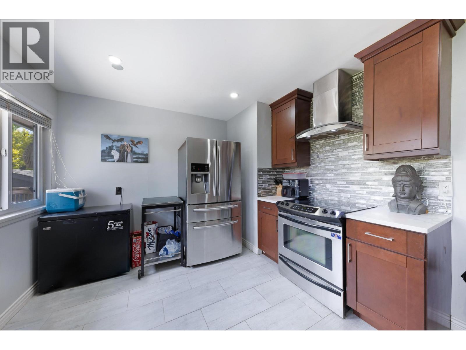 7724 GOODLAD STREET, Burnaby