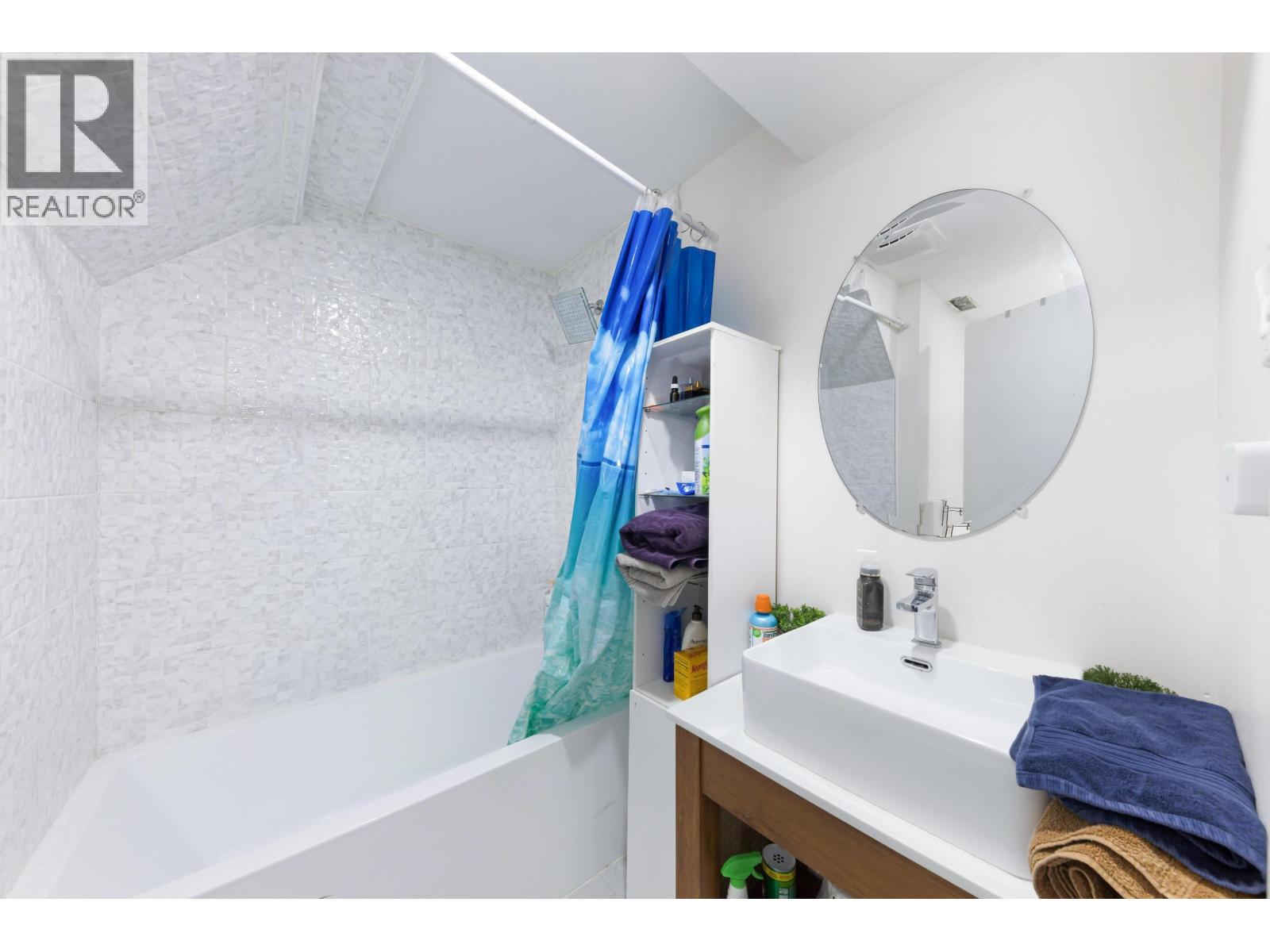 7724 GOODLAD STREET, Burnaby