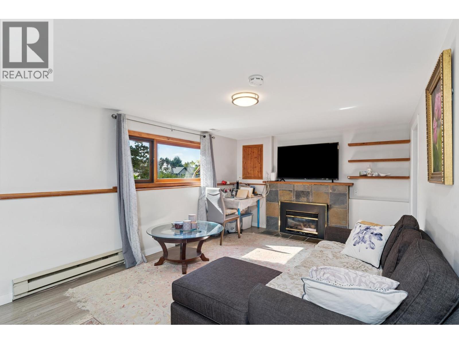 430 W KINGS ROAD, North Vancouver