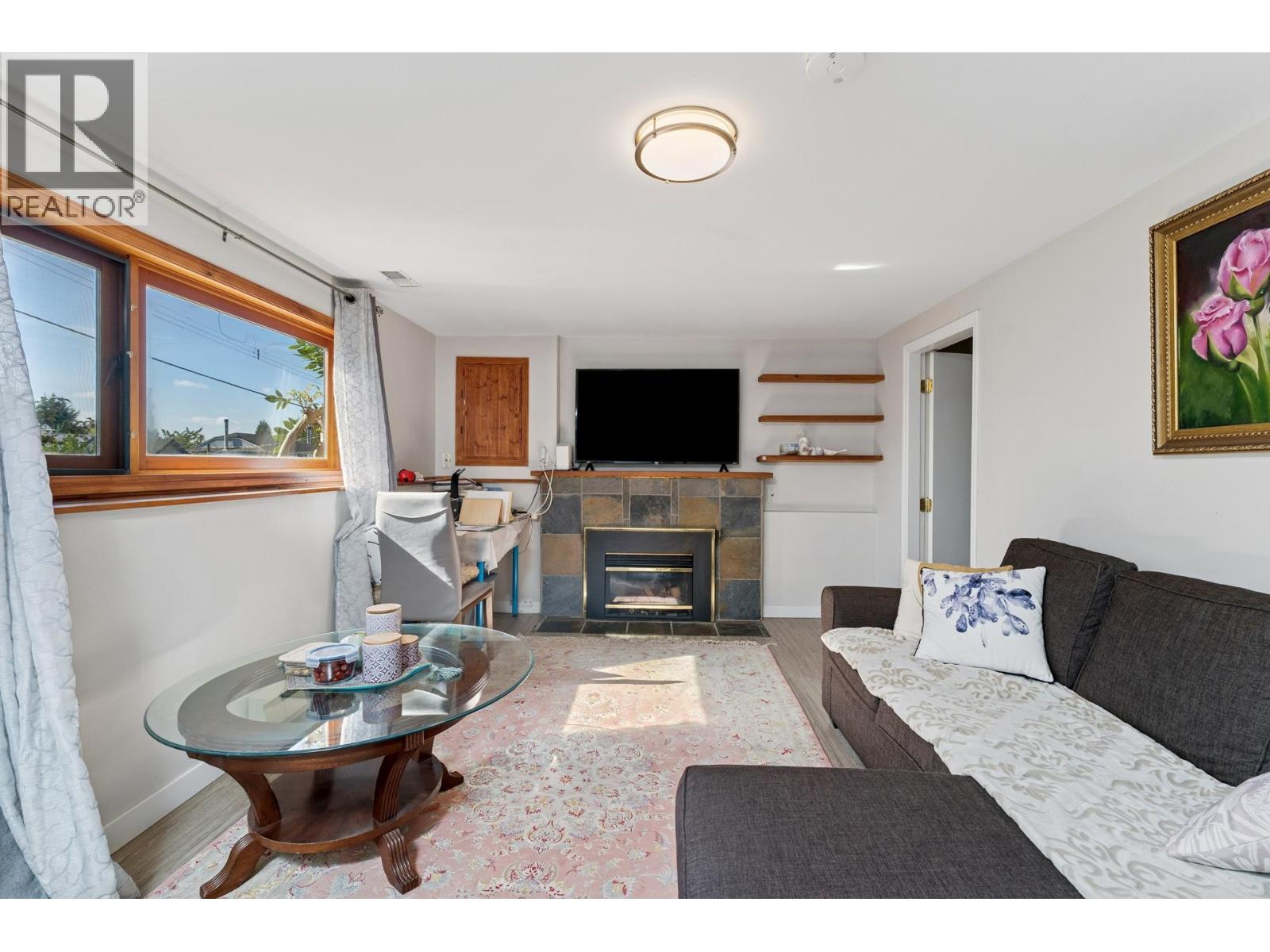 430 W KINGS ROAD, North Vancouver