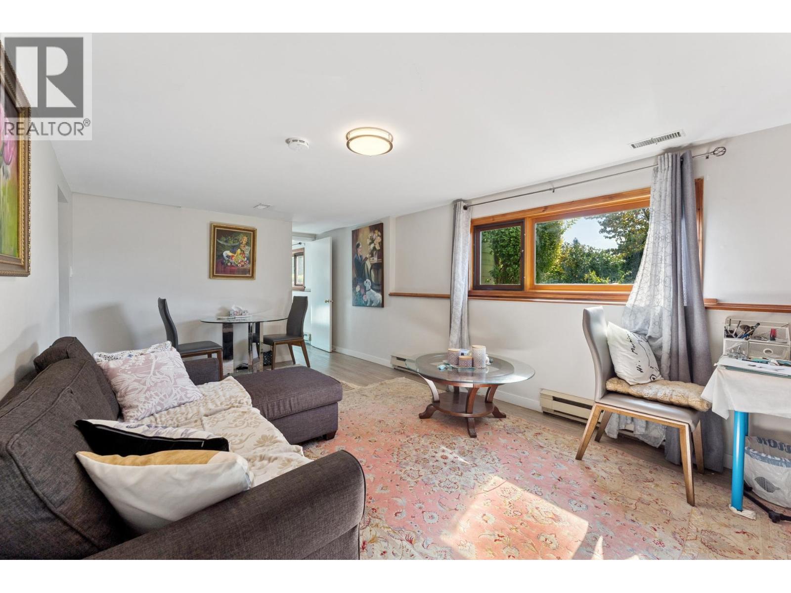 430 W KINGS ROAD, North Vancouver