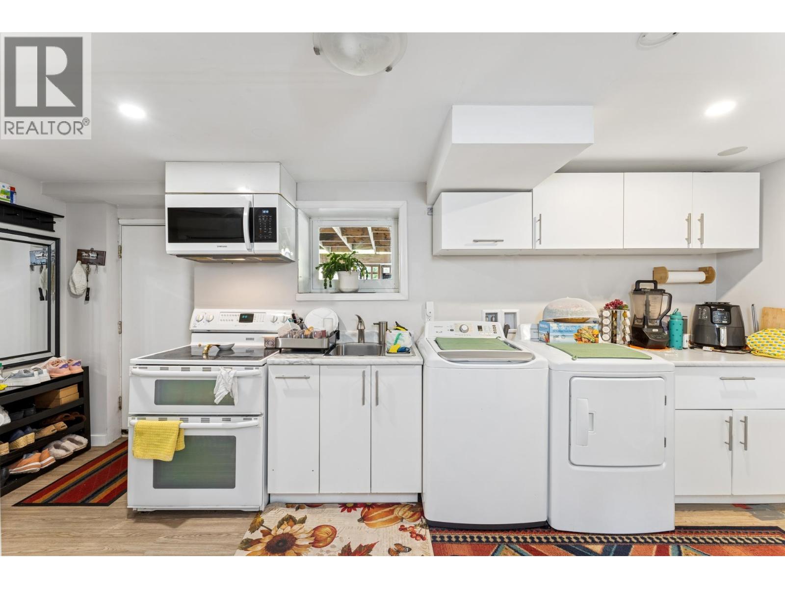 430 W KINGS ROAD, North Vancouver