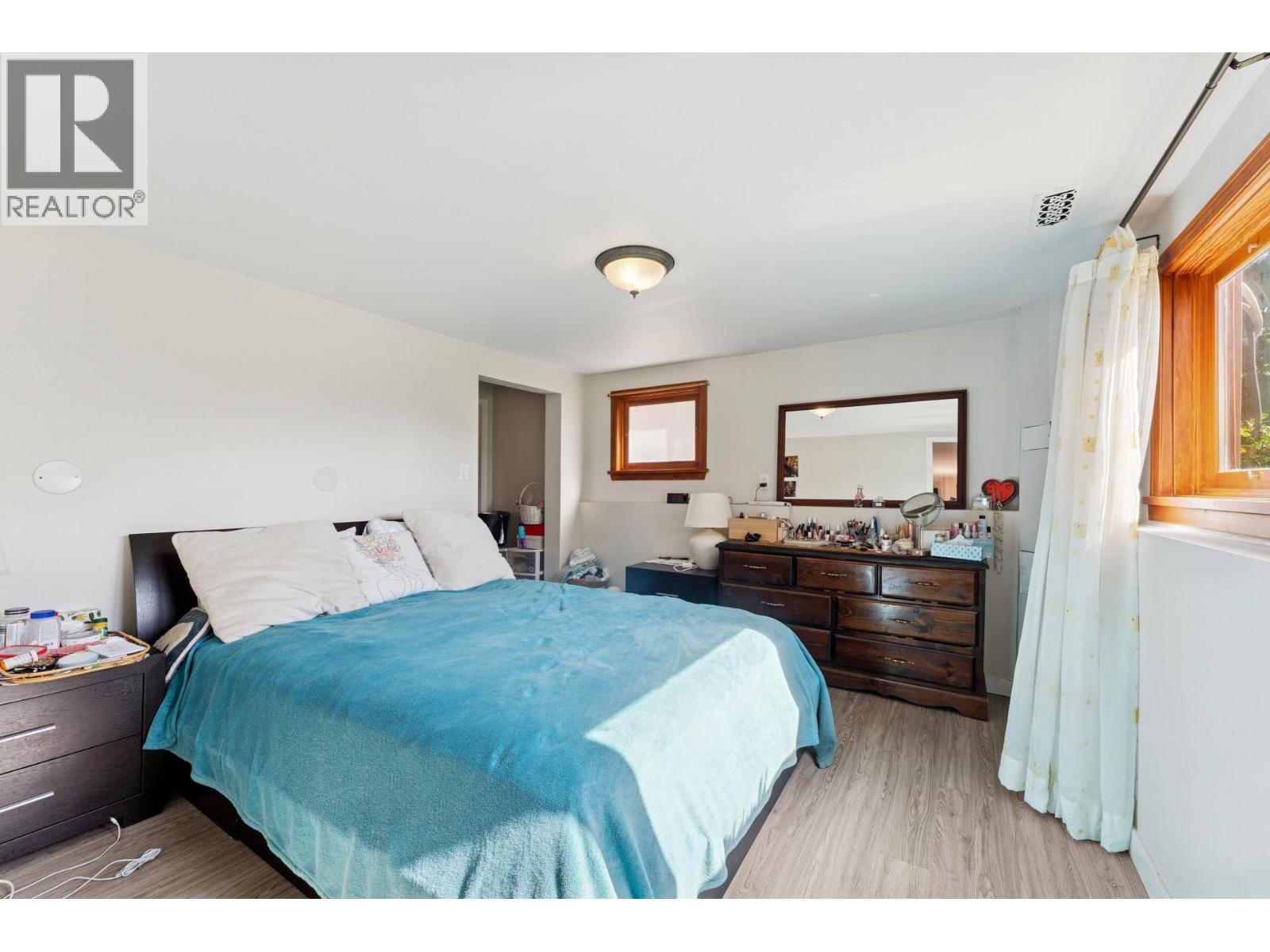 430 W KINGS ROAD, North Vancouver