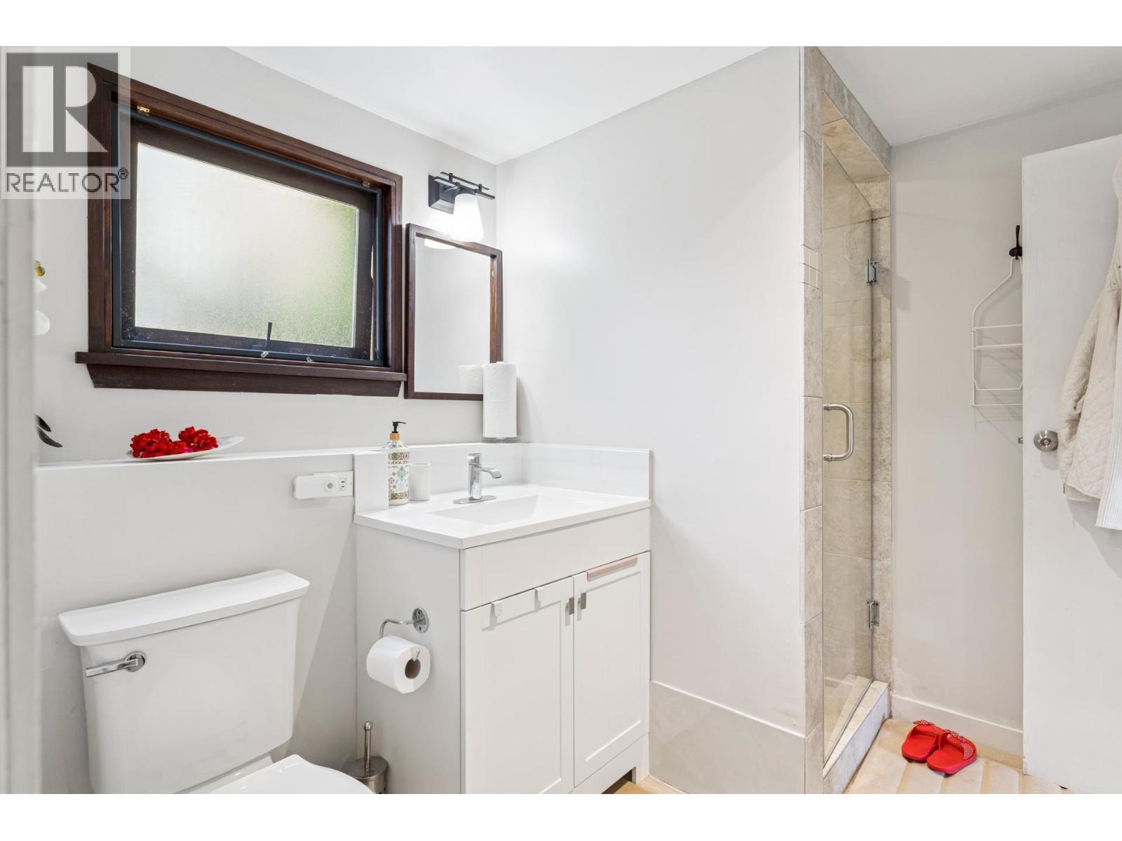 430 W KINGS ROAD, North Vancouver