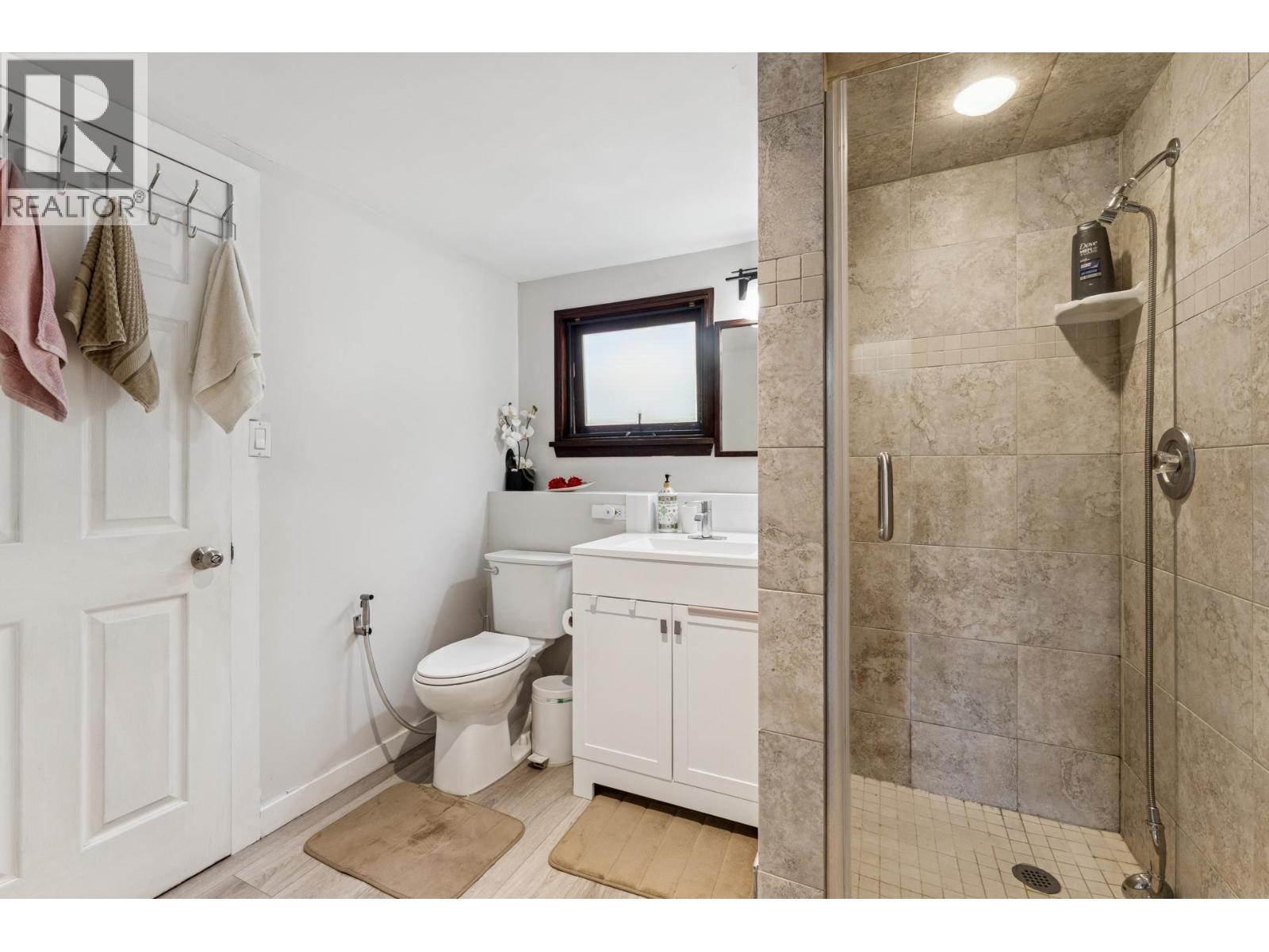 430 W KINGS ROAD, North Vancouver