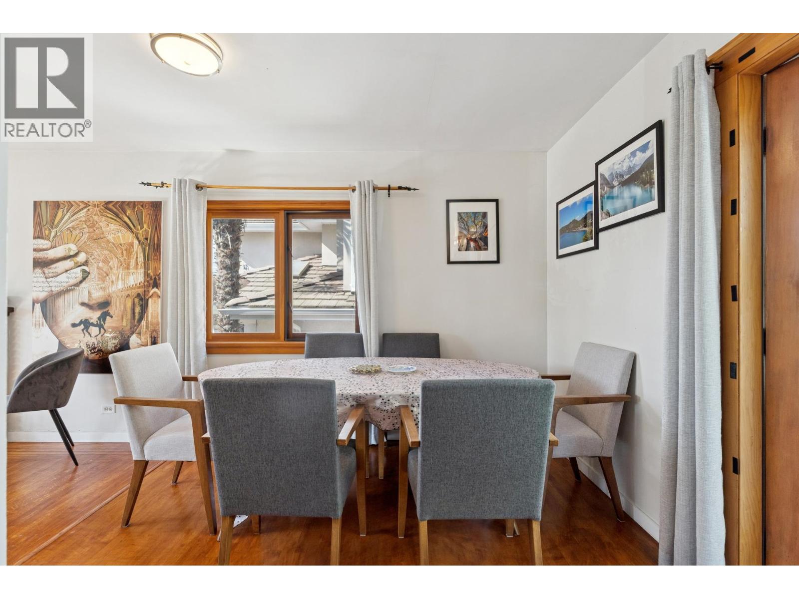 430 W KINGS ROAD, North Vancouver