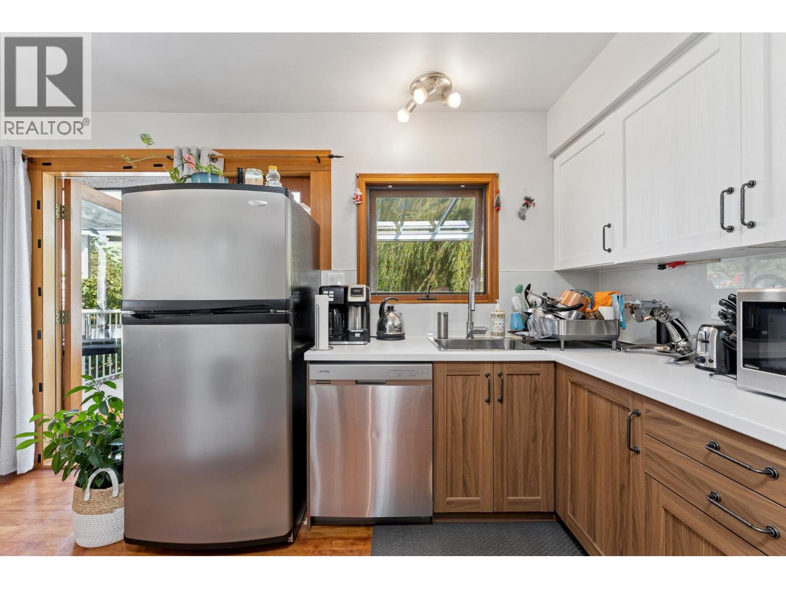 430 W KINGS ROAD, North Vancouver