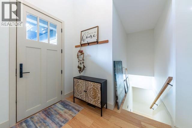 2449 Centennial Drive, Blind Bay