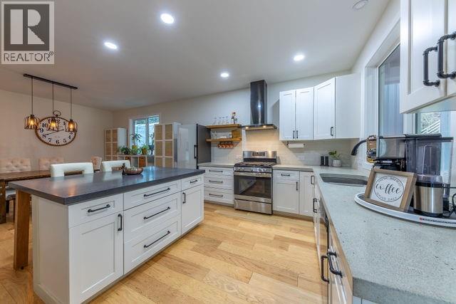 2449 Centennial Drive, Blind Bay