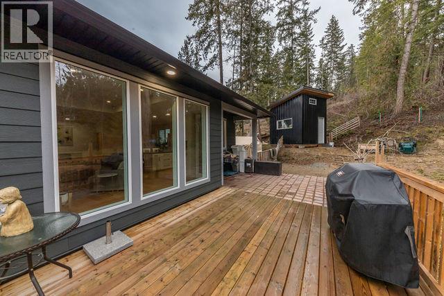 2449 Centennial Drive, Blind Bay