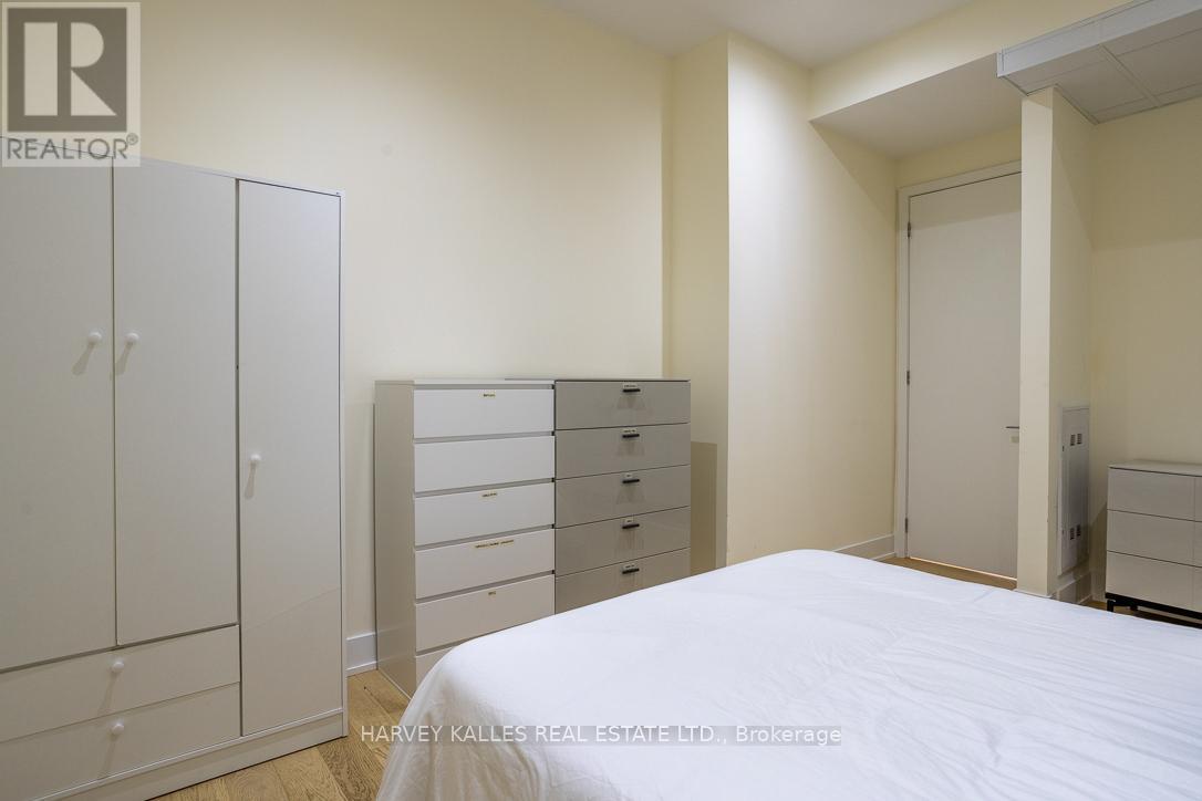 #1013 111 ST CLAIR AVENUE W - 33