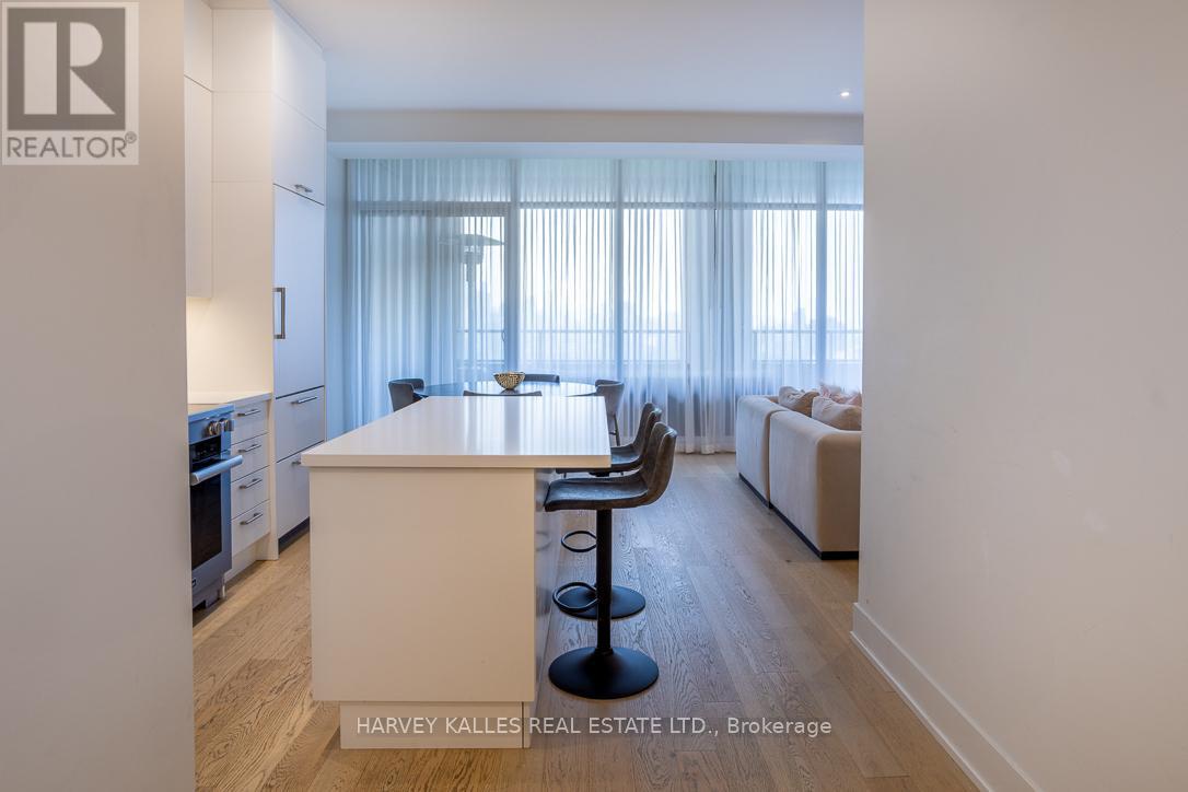 #1013 111 ST CLAIR AVENUE W - 4