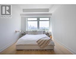 1013 - 111 St Clair Avenue W, Toronto, ON M4V1N5 Photo 20