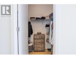 1013 - 111 St Clair Avenue W, Toronto, ON M4V1N5 Photo 8